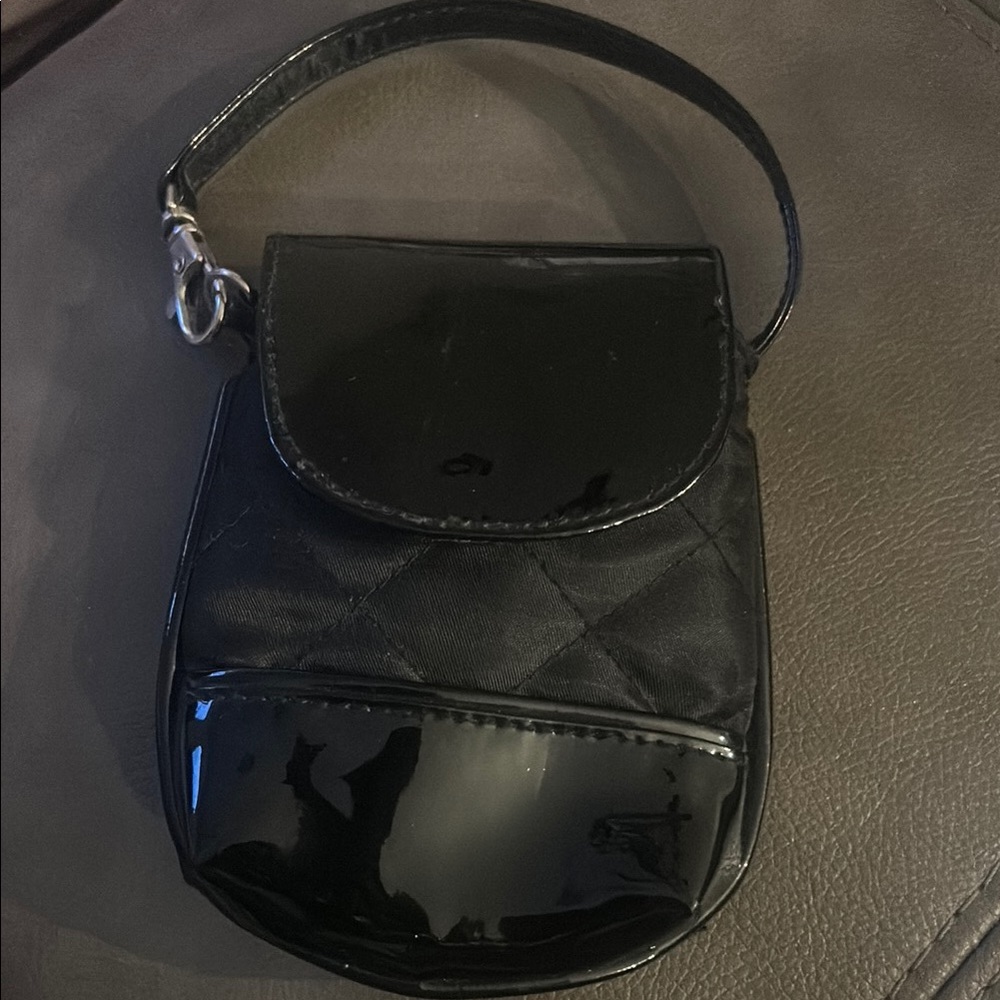 Icon Case - Picture 1 of 3